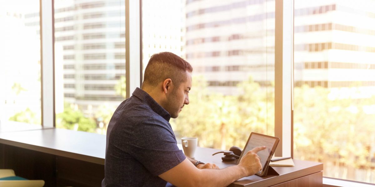 pexels-linkedin-sales-navigator-1251845